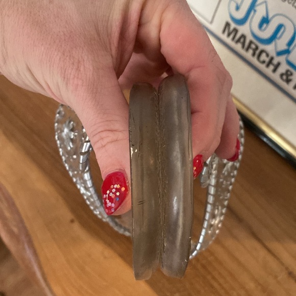 Stuart Weitzman Size 8 Clear T-Strap Silver Rhinestone Jelly Flip Flop Sandals - Picture 6 of 10